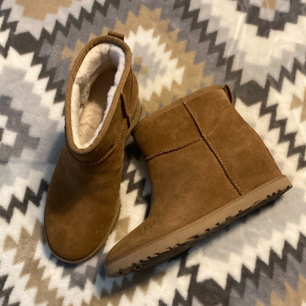 UGGS camel colored wedge booties